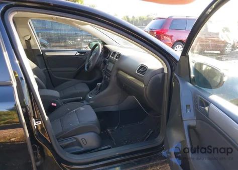 2014 Volkswagen Golf 2.5L z USA, uszkodzony, nr VIN WVWDB7AJ2EW002316